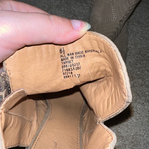 Heels - Picture 7 of 7